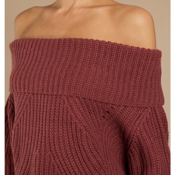 Tobi The Chills Off Shoulder Sweater in Wine, Size M - Picture 2 of 3